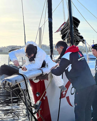 Reparatur-Arbeiten am Schiff von Oliver Heer in vollem Gange