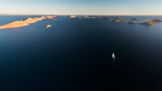 Atemberaubendes Abendsegeln In den Kornaten Bildaufnahme Von Oben Unserer Hanse 510 Tropea Bei Hochsee Skipper Training Meilentoern In Kroatien