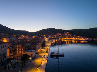 Hanse 510 Tropea An Der Stadtmole In Vis Im November Bei Hochsee Skipper Training Meilentoern In Kroatien